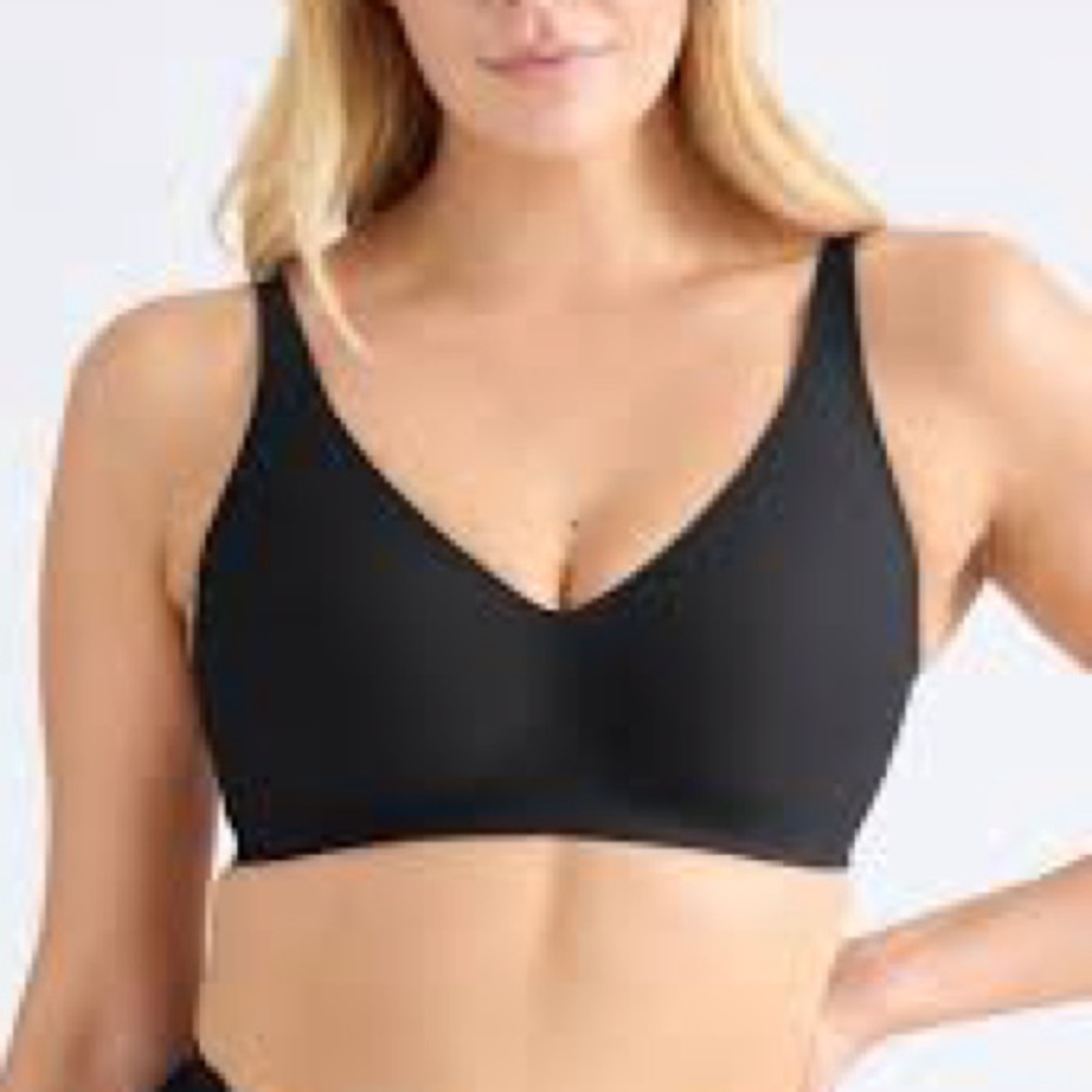 2 x Revolution V-Neck Bras